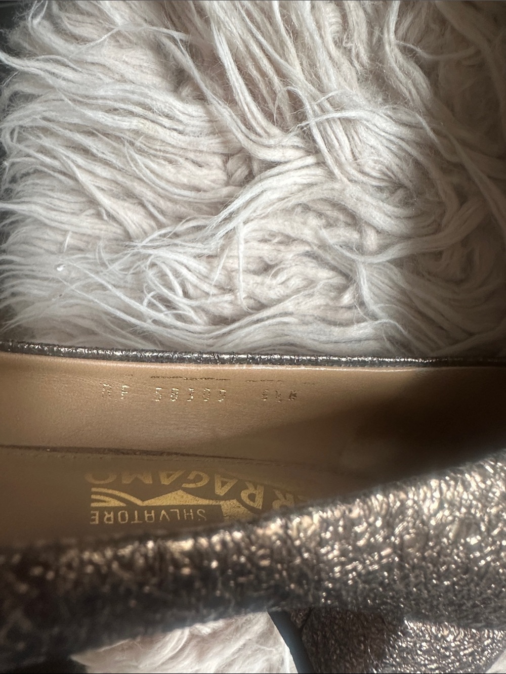 Salvatore Ferragamo Metallic Vara Bow Flats - Picture 7 of 7